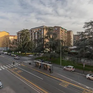 https://i-host-apartment-rembrandt-56.it-lombardy.com
